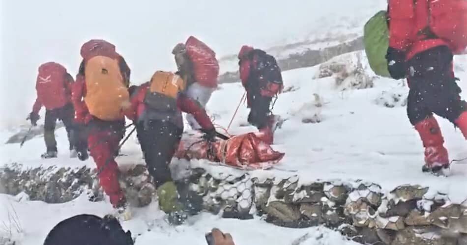 امدادگران دختر جوان کوهنورد را در شمیرانات نجات دادند