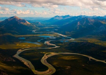 رودخانه پرپیچ و خم آلاسکا