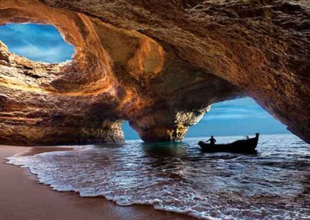 غار بناگیل در منطقه آلگارو، کشور پرتغال