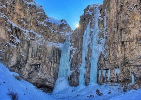 منظره زمستانی آبشار خورخورا