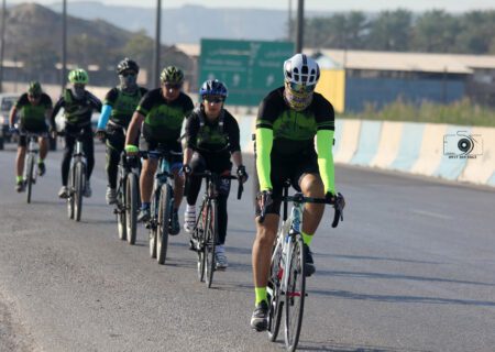 رکاب زنی مسیر بندرعباس به خورگو توسط دوچرخه سواران باشگاه آرمین بندرعباس
