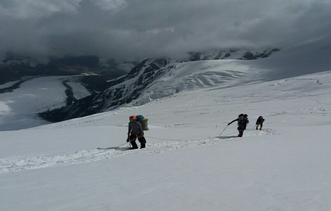 جستجوی مفقودین رشته کوههای ( میشو ) توسط کار گروه جستجو و نجات هیئت کوهنوردی استان