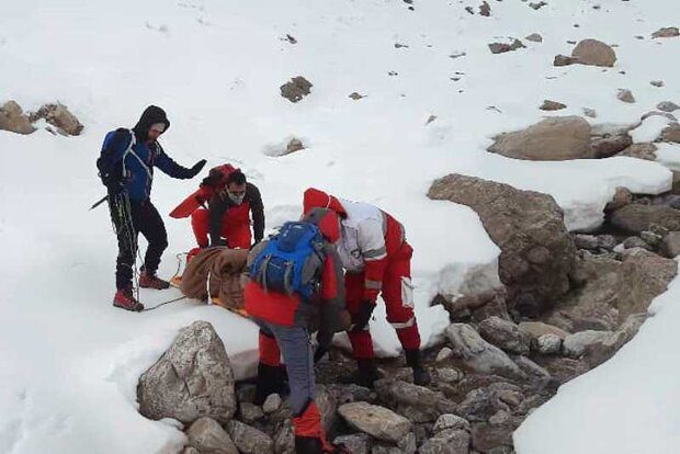 نجات فرد گم شده در کوه‌های جنوبی چهارباغ