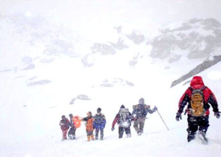 نجات چهار کوهنورد نهاوندی در برف و کولاک