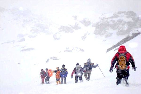 نجات چهار کوهنورد نهاوندی در برف و کولاک