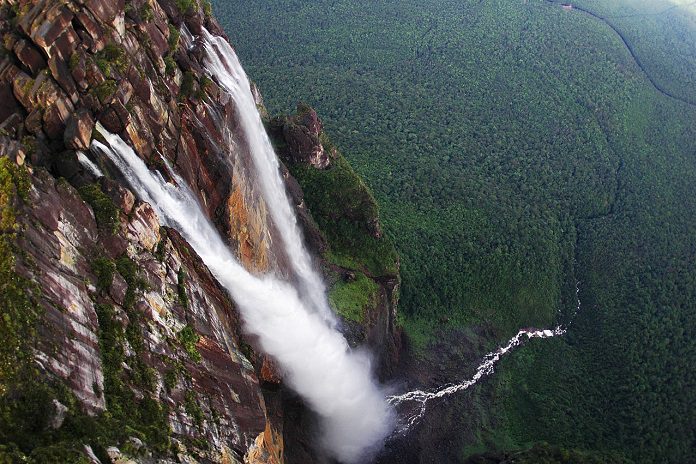 آبشار سالتو آنجل در ونزوئلا
