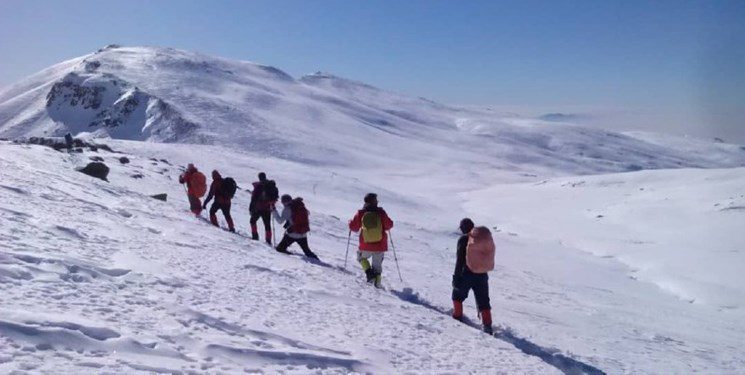 نجات ۸ کوهنورد گرفتار در کولاک کوه سبلان