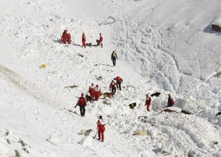 جستجوی ۵ ساعته نجات کوهنوردان در ارتفاعات مهریز