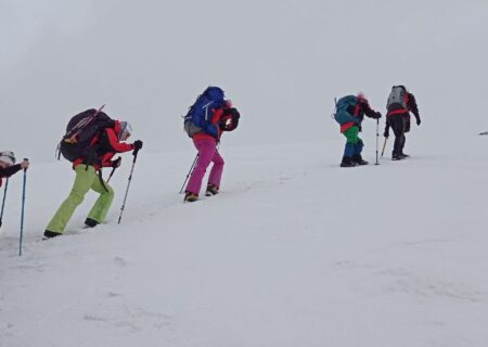 صعود کوهنوردان زن کشورهای عضو اکو به مناسبت نوروز به سرپرستی راشین جهانبازی و مسوولیت فنی علی اکبری به قله توچال