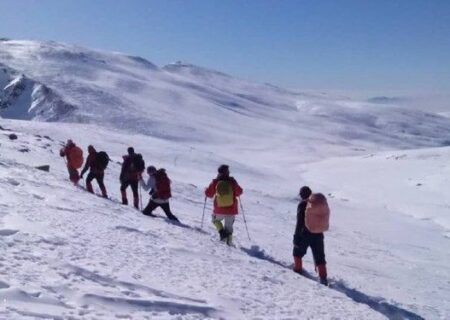 نجات ۸ کوهنورد گرفتار در کولاک کوه سبلان