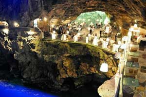 رستوران رویایی گروتا پالازس (Grotta Palazzese) در ایتالیا