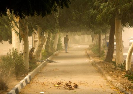 چتر گرد و غبار روی بسیاری از استان‌ها