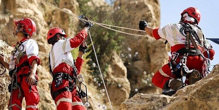 ۱۵۱ کوهنورد گرفتار شده در ارتفاعات در ایام نوروز نجات داده شدند/بیشترین حوادث کوهستان در استان فارس