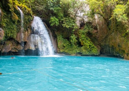 آبشار کاواسان/ آبشاری فیروزه ای در فیلیپین