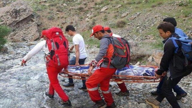 نجات جان سه کوهنورد پس از ۱۷ ساعت در ارتفاعات آبشار زردلیمه