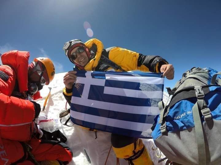مرگ کوه‌نورد یونانی، پس از صعود دائولاگیری