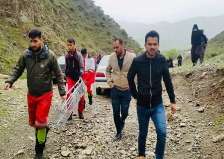 فرد گرفتار شده در ارتفاعات روستای گردرحمت پیرانشهر توسط نجاتگران هلال احمر نجات یافت