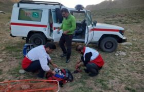 امدادرسانی تیم واکنش سریع هلال احمر کرمانشاه به کوهنورد ۶۵ ساله