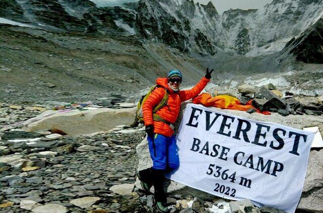 نخستین بانوی کوهنورد خراسان شمالی فاتح قله اورست شد