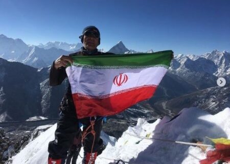 تاریخ‌سازی عزیز عبدی/ کوه‌نورد ۶۳ ساله ایرانی به قله اورست صعود کرد