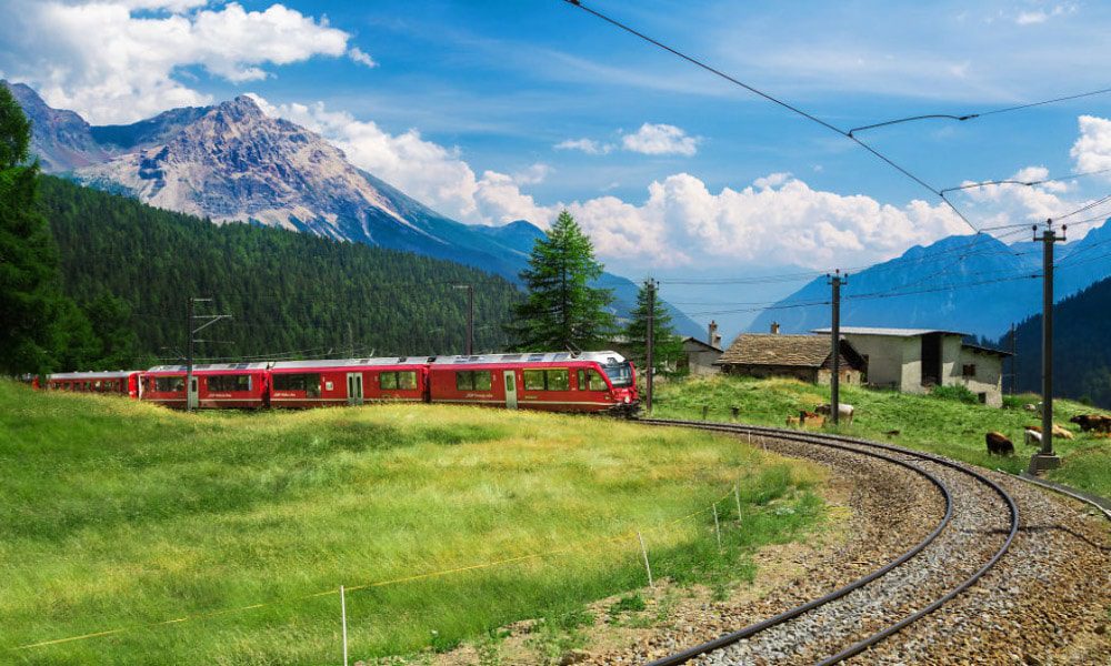 سفر با قطار پانورامیک در سوئیس زیبا