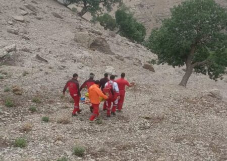 نجاتگران کرمانی موفق شدند ۲ کوهنورد را از کوهستان سکنج نجات دهند/نجات از دیواره های پلوار بعد از ۲۸ ساعت: