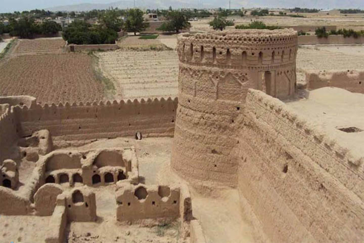 قلعه سَریَزد / مهریز / یزد