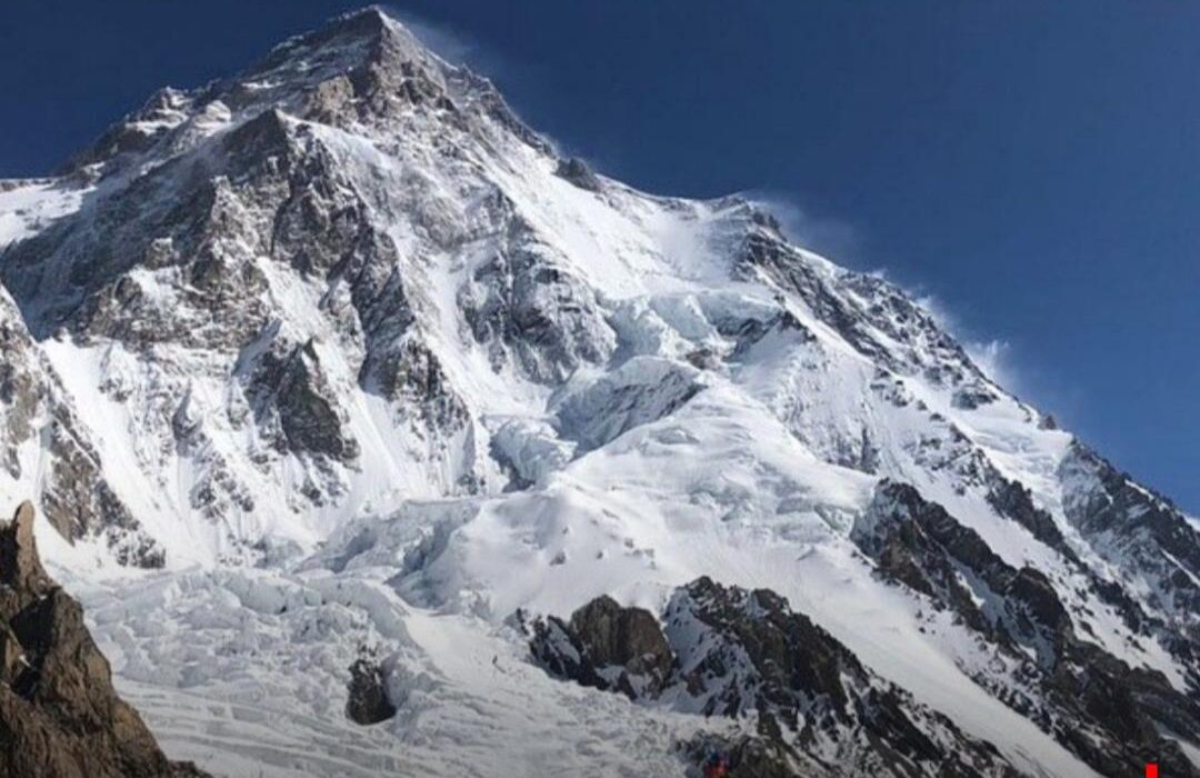 نپالی‌ها و اولین صعود فصل «کی‌۲» تجهیز مسیر برای صعود سایرین