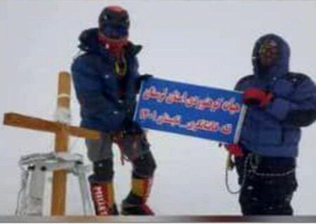 صعود کوهنوردان لرستانی به قله ۷۰۱۰ متری “خان تنگری”