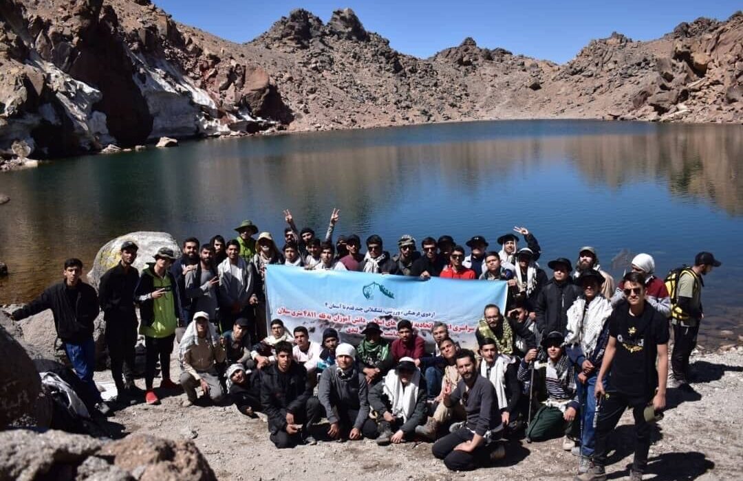 صعود ۲۰۰ نفر از دانش آموزان به قله سبلان در راستای متنوع سازی محیط‌های یادگیری
