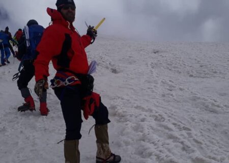 امدادرسانی مسئول کارگروه امداد و نجات شازند اراک برفراز قله آرارات ترکیه