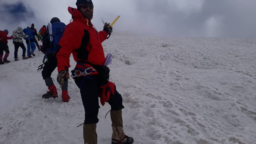 امدادرسانی مسئول کارگروه امداد و نجات شازند اراک برفراز قله آرارات ترکیه