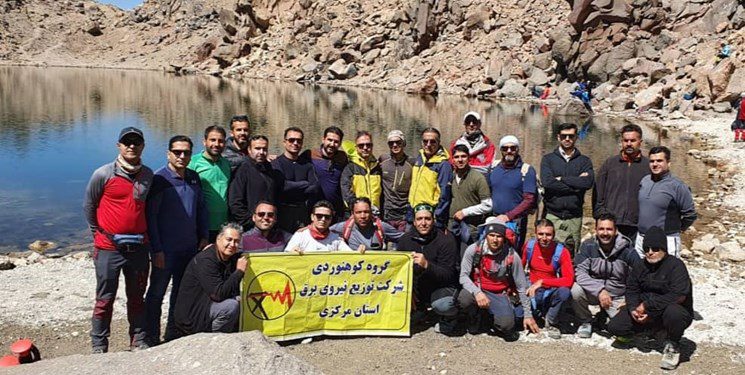 صعود تیم کوهنوردی توزیع برق استان مرکزی به قله سبلان