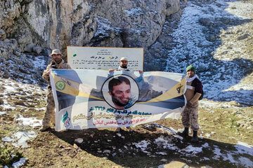 صعود کوهنورد گیلانی به قله مرتفع تاجیکستان و کسب مدال نقره آسیا