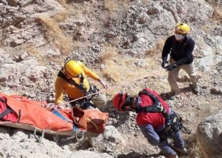 سقوط مرد ۶۰ ساله از کوه صفه
