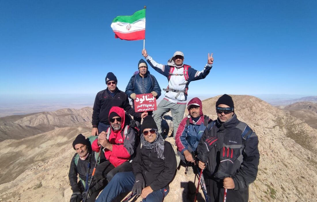 صعود تیم کوهنوردی استانداری به قله بینالود