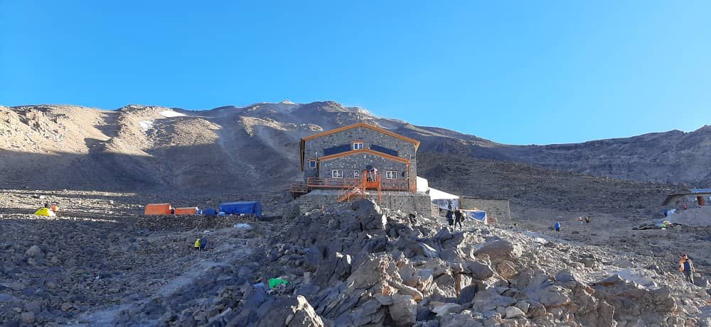 صعود هیات کوهنوردی شهرستان عسلویه به بام ایران