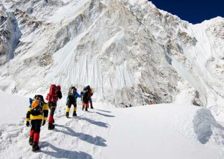 مرگ ۱۰ کوهنورد هندی براثر سقوط بهمن