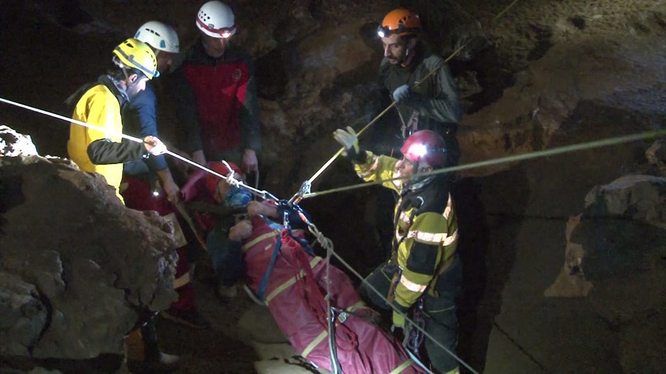برگزاری دوره توان افزایی امدادی در غار هامپوئیل مراغه