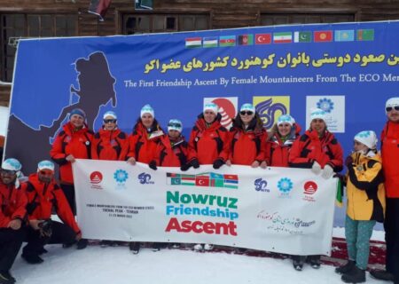 صعود دوستی کوهنوردان زنِ عضو «اکو» به قله «توچال»