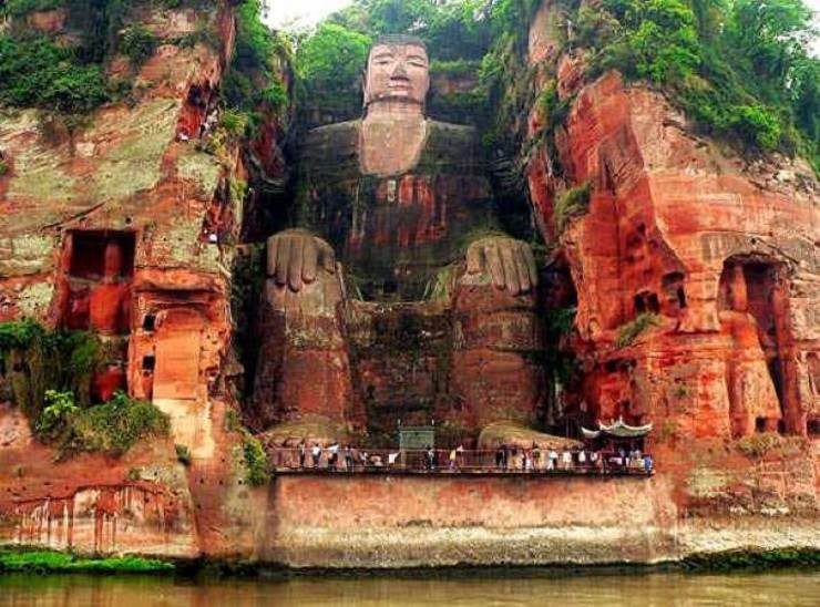 چین، مجسمه بودای بزرگ لشان