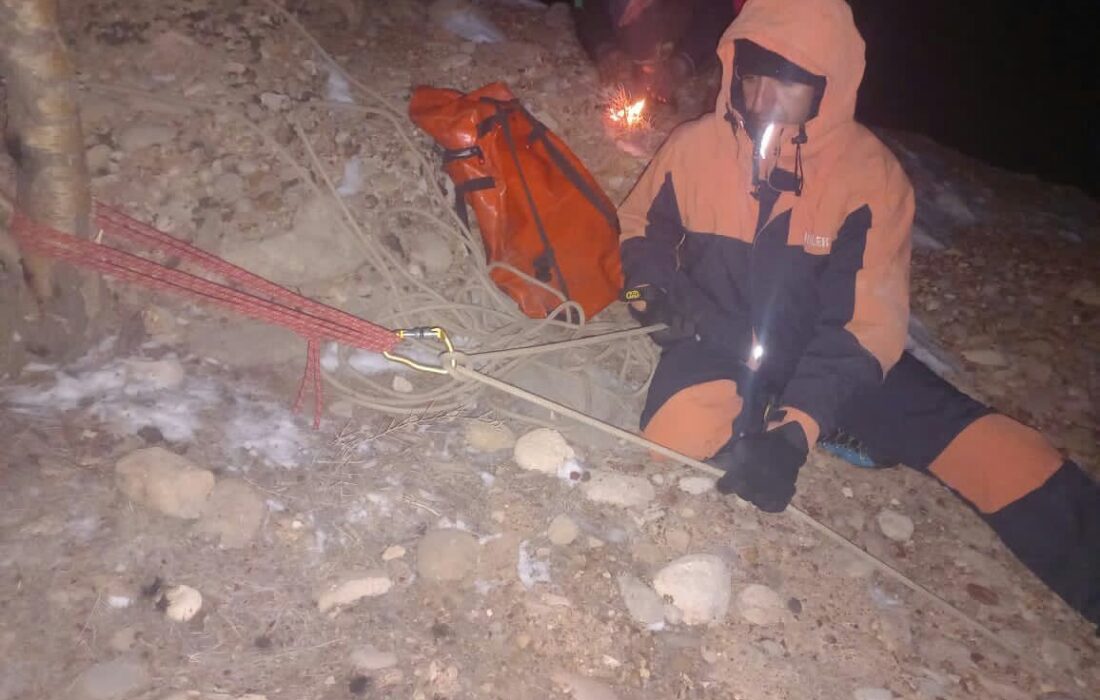 کوهپیمای گمشده در محاصره یخبندان کوه دراک شیراز نجات یافت