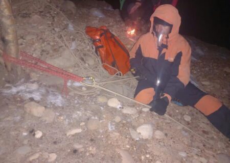 کوهپیمای گمشده در محاصره یخبندان کوه دراک شیراز نجات یافت