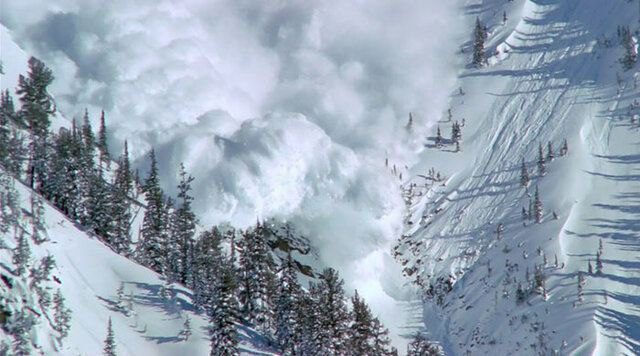 خطر یخ‌زدگی و ریزش بهمن در ارتفاعات
