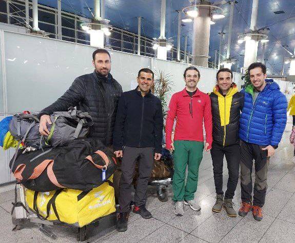 شروع اولین اکسپدیشن زمستانه ایرانیان با تلاش بر قلل خانتنگیری و پوبدا