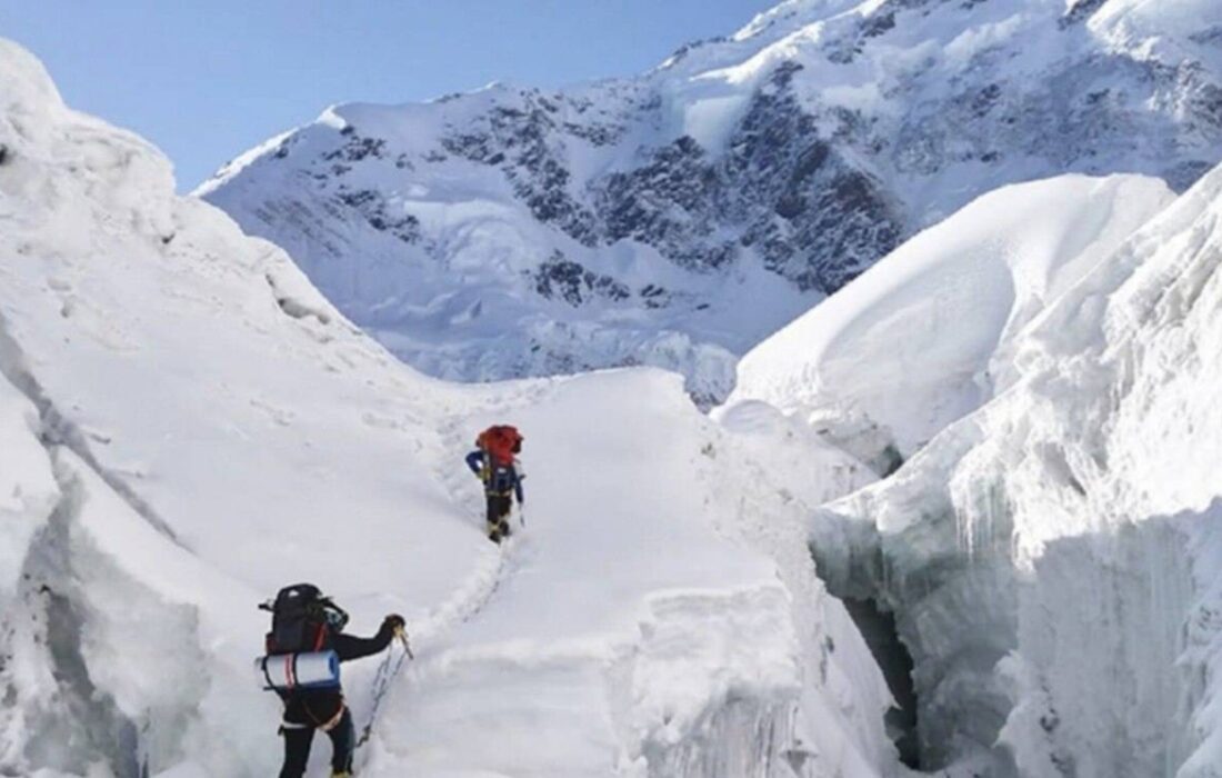 ۳ کوهنورد ایرانی؛ در راه صعود زمستانی به «خانتانگری» و «پوبدا»
