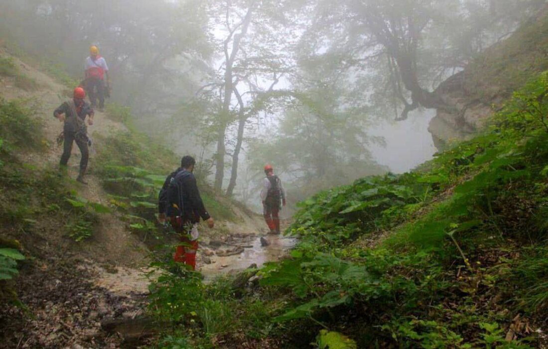 نجات ۴ فرد گمشده در ارتفاعات قلعه رودخان گیلان