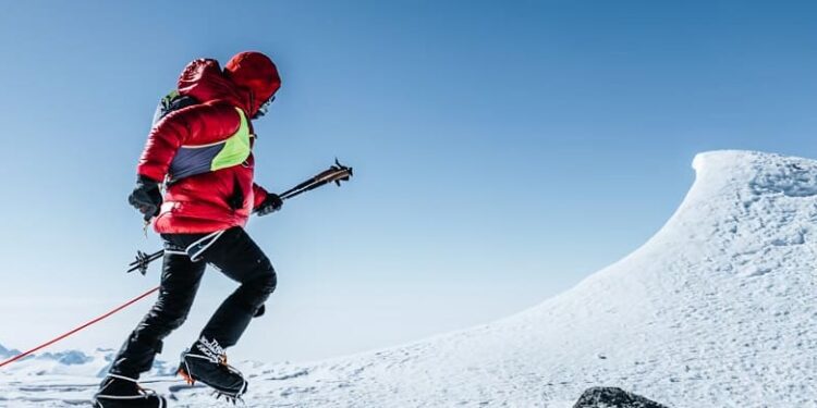 اسکای رانینگ در قطب جنوب با کرامپون: رکورد سرعت بلندترین قله قاره!