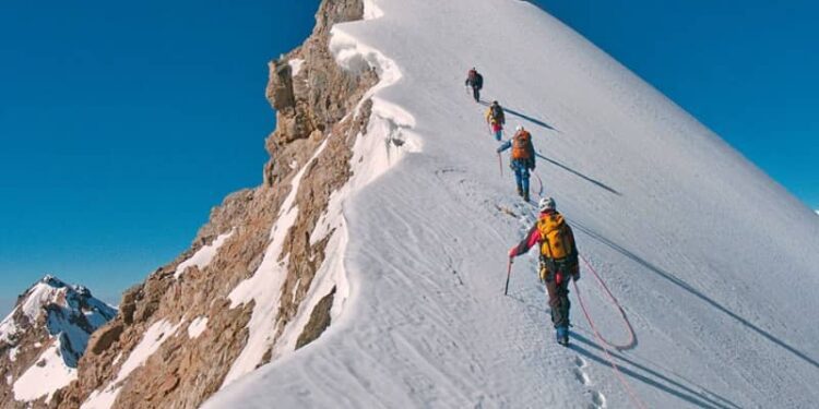 خطرات کوهنوردی در زمستان: ۲۷ نکته و راهکار