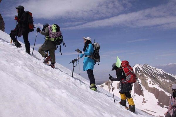 تاکید بر اجتناب از کوهنوردی به دلیل خطر ریزش بهمن در ارتفاعات